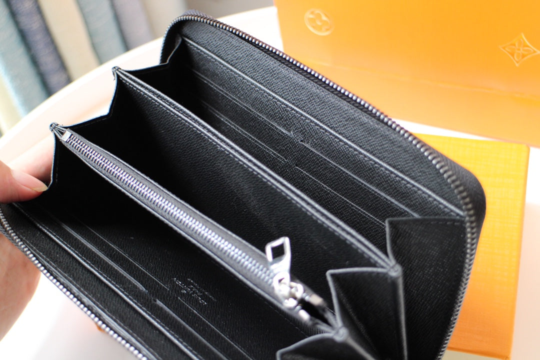 Louis Vuitton 25S Zippy Wallet Horizontal 19 in Monogram Eclipse Coated Calfskin
