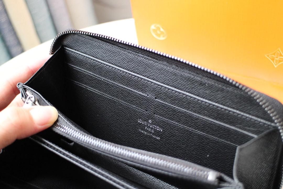 Louis Vuitton 25S Zippy Wallet Horizontal 19 in Monogram Eclipse Coated Calfskin